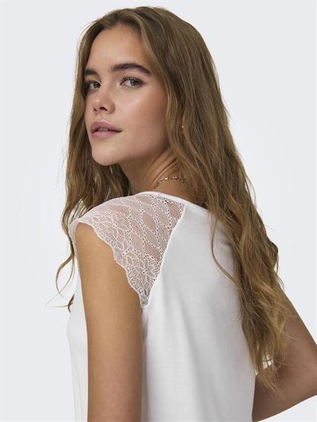 ONLPETRA S/S LACE MIX TOP JRS NOOS weiß