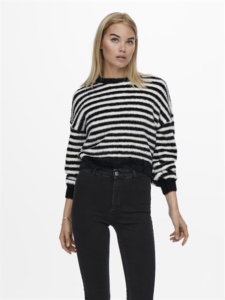ONLPIUMO L/S PULLOVER KNT NOOS black2