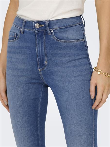 ONLROYAL HW SK DNM BJ369 NOOS light medium blue denim