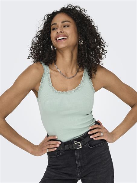 ONLSARA SHARAI LACE TANK TOP JRS NOOS jadeite