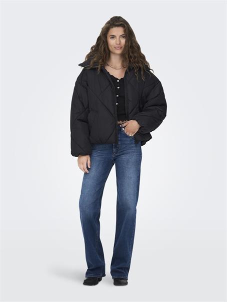 ONLTAMARA SHORT QUILTED JACKET CC OTW black