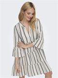 ONLTHYRA PEPLON DRESS AOP WVN cloud dancer