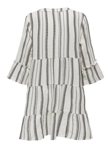 ONLTHYRA PEPLON DRESS AOP WVN cloud dancer