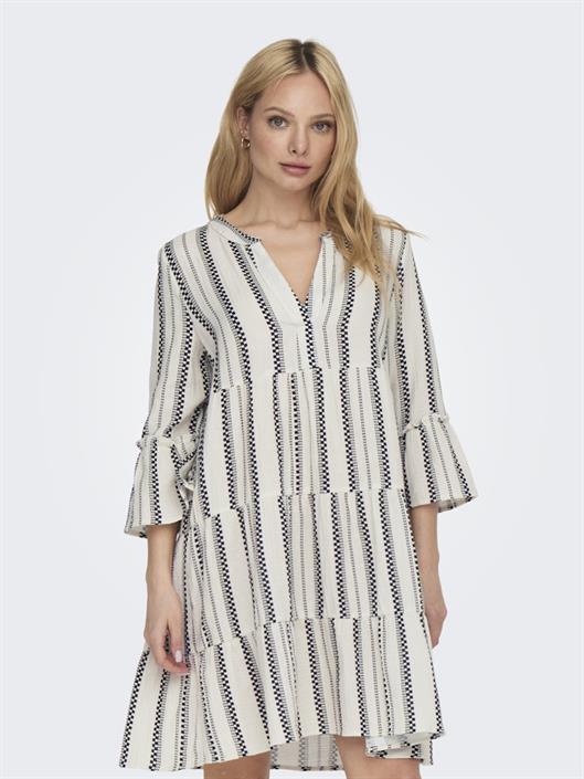 onlthyra-peplon-dress-aop-wvn-cloud-dancer