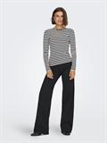 ONLTRISTA L/S BOATNECK TOP BOX JRS black3