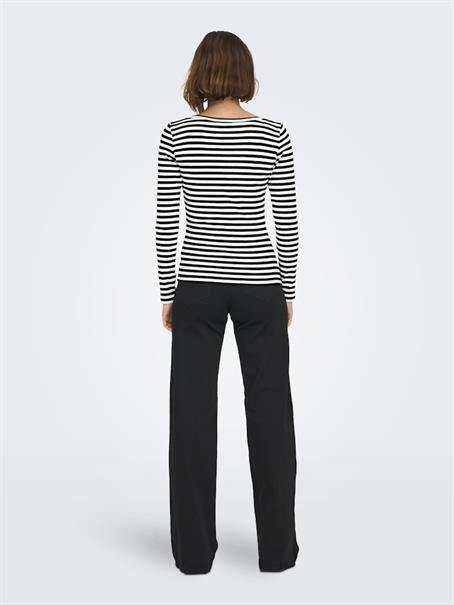 ONLTRISTA L/S BOATNECK TOP BOX JRS black3
