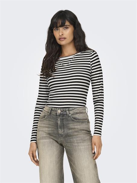 ONLTRISTA L/S BOATNECK TOP BOX JRS black