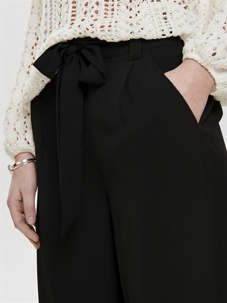 ONLWINNER LIFE CULOTTE PANT NOOS WVN black 1