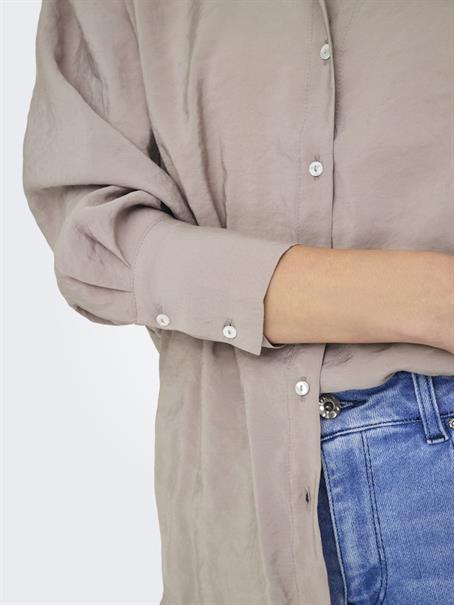 ONLZAZIMA L/S LOOSE SHIRT WVN NOOS silver mink