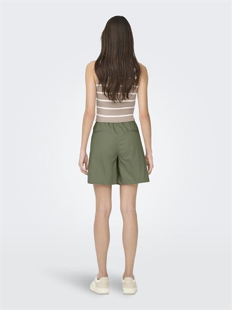 ONLZORA MW BERMUDA SHORTS PNT NOOS oil green