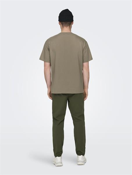 ONSFRED LIFE RLX SS TEE NOOS desert taupe