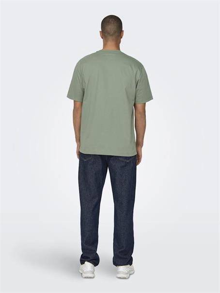 ONSFRED LIFE RLX SS TEE NOOS hedge green