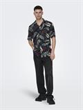 ONSWAYNE LIFE AOP SS VISCOSE SHIRT NOOS black