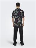 ONSWAYNE LIFE AOP SS VISCOSE SHIRT NOOS black