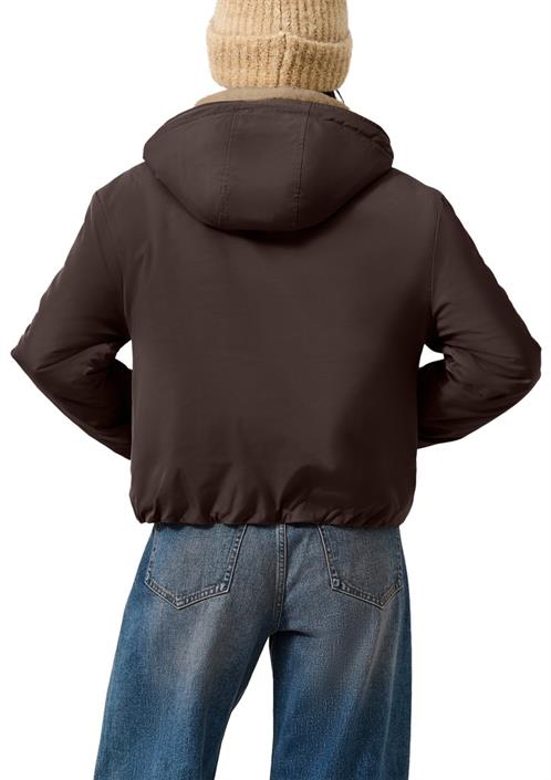 outdoor-jacke-braun