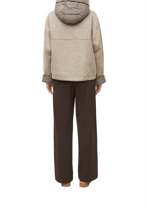 outdoor-jacke-braun