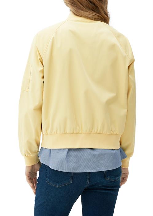 outdoor-jacke-gelb