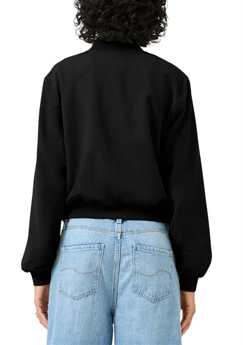 outdoor-jacke-schwarz