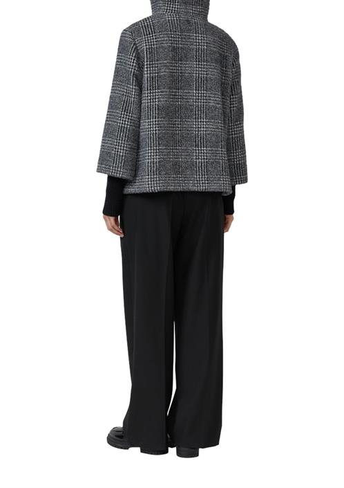 outdoor-jacke-schwarz