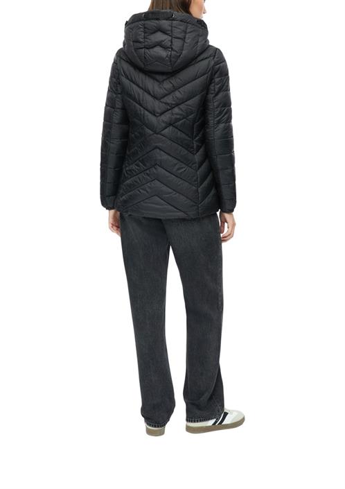 outdoor-jacke-schwarz