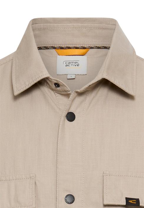 overshirt-mit-taschen-light-beige