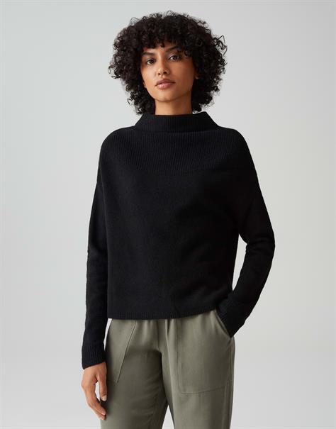 Pasika black