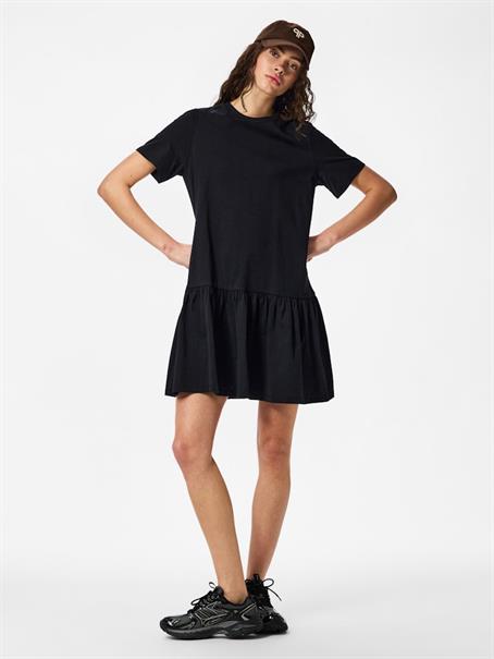 PCDISSO SS O-NECK DRESS JRS NOOS BC black