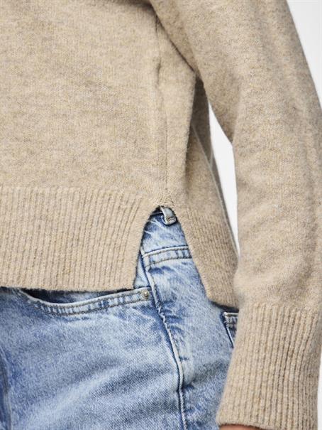 PCMALOU LS O-NECK CUTLINE KNIT NOOS BC taupe gray
