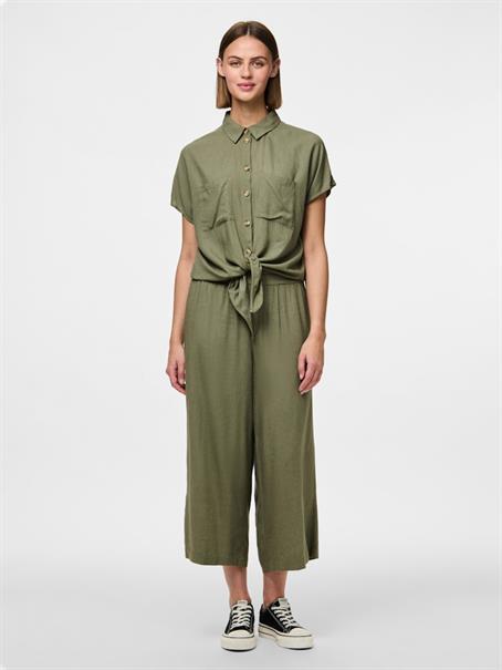 PCPIA SS TIE SHIRT WVN NOOS deep lichen green