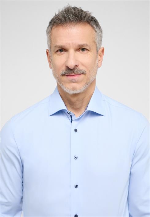 performance-shirt-twill-stretch-langarm-hellblau