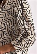 Print-Bluse mit Tapedetails moonstone sand