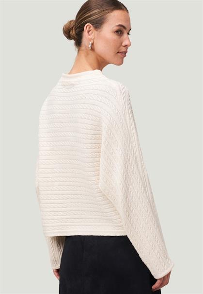 Pullover eggnog