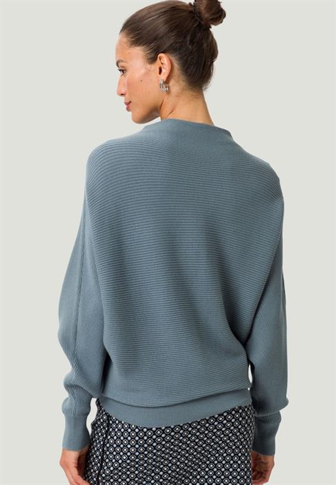 pullover-goblin-blue