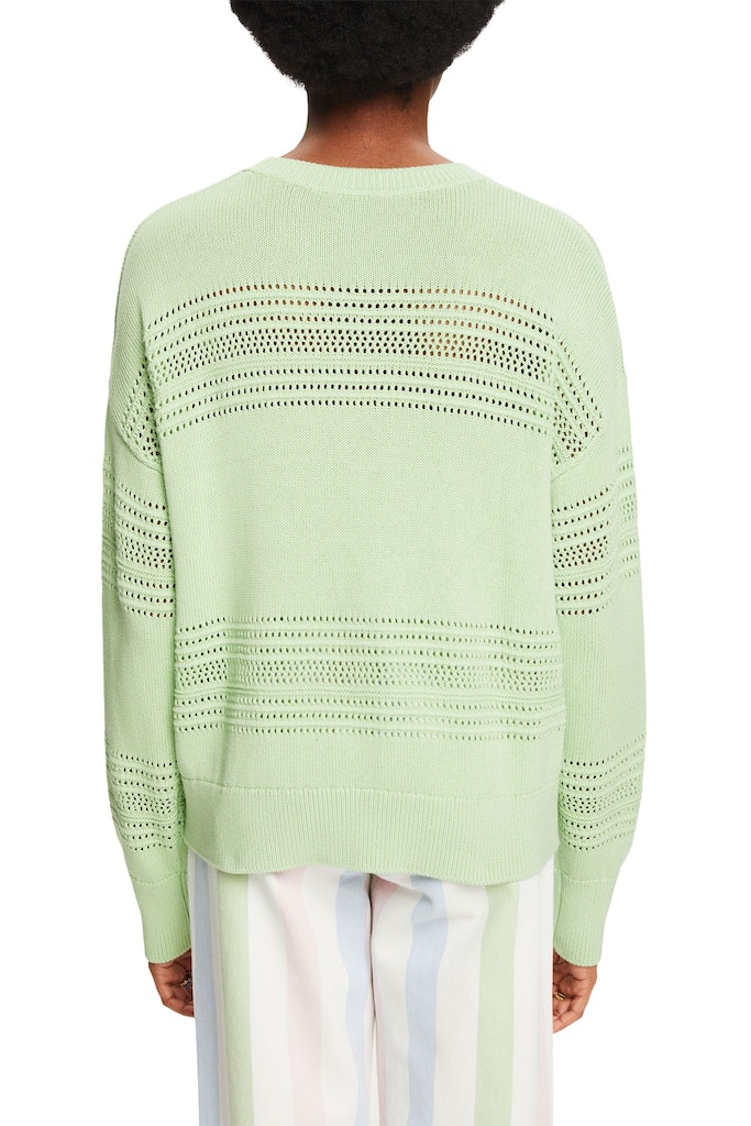 pullover-im-lochstrick-light-green