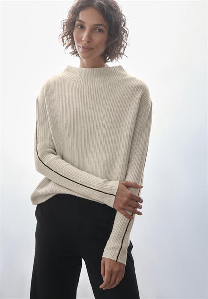 Pullover mit Kontrastdetail cream white melange