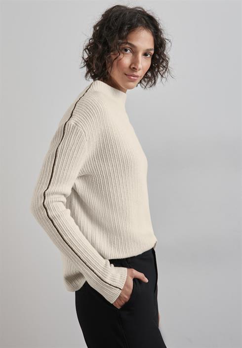 pullover-mit-kontrastdetail-cream-white-melange