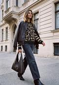 Pullover mit Leo-Muster und gestreiften Ärmeln black