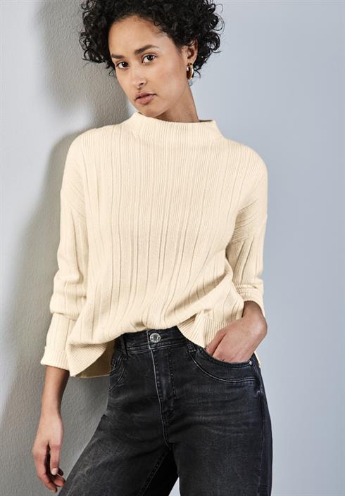 pullover-mit-rippstruktur-soft-beige