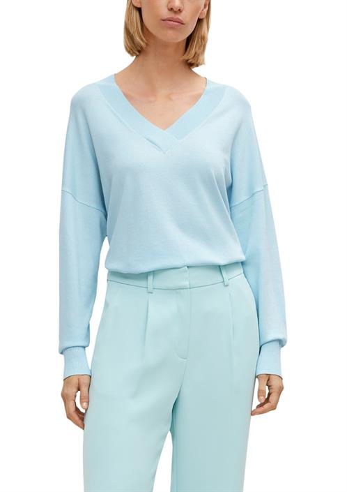 pullover-mit-v-ausschnitt-aus-viskosemix-blau