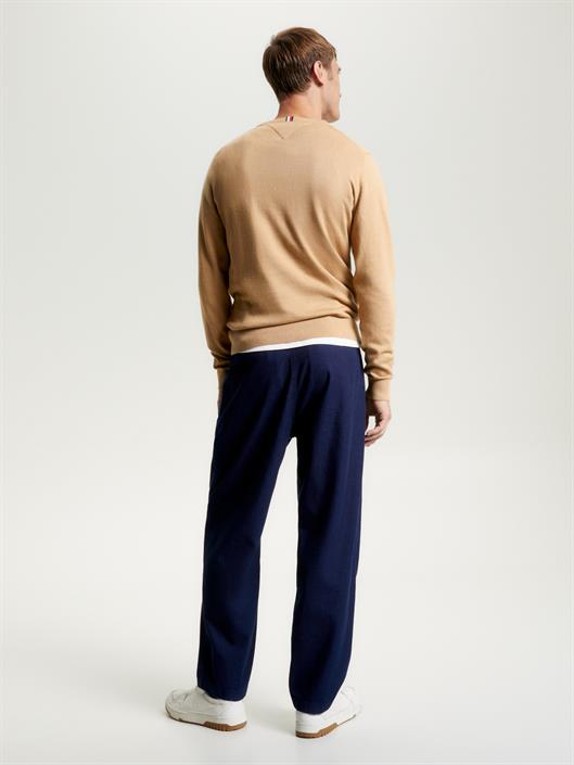 pullover-mit-v-ausschnitt-brown