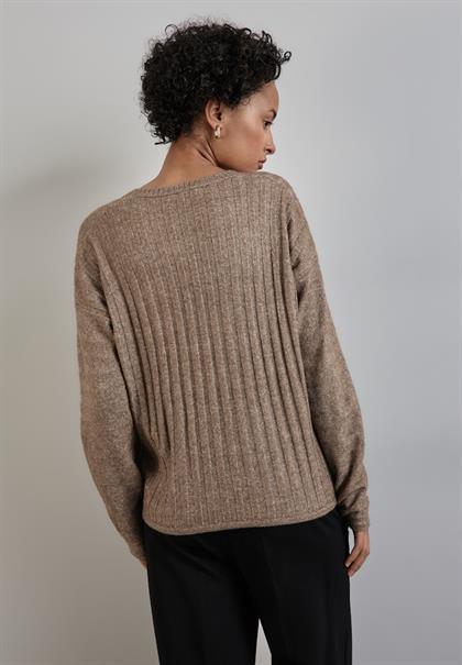 Pullover mit V-Ausschnitt rich mocha mel.