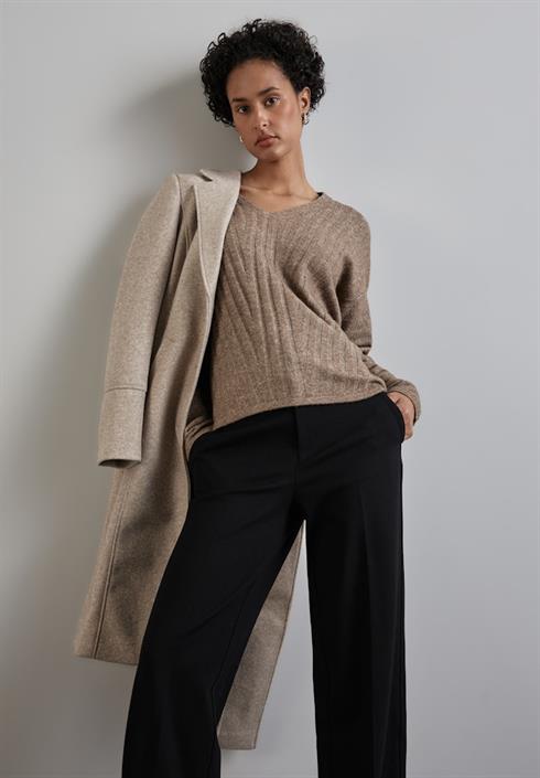 pullover-mit-v-ausschnitt-rich-mocha-mel