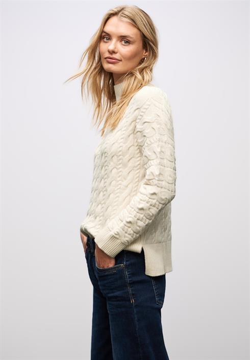 pullover-mit-zopfmuster-soft-beige