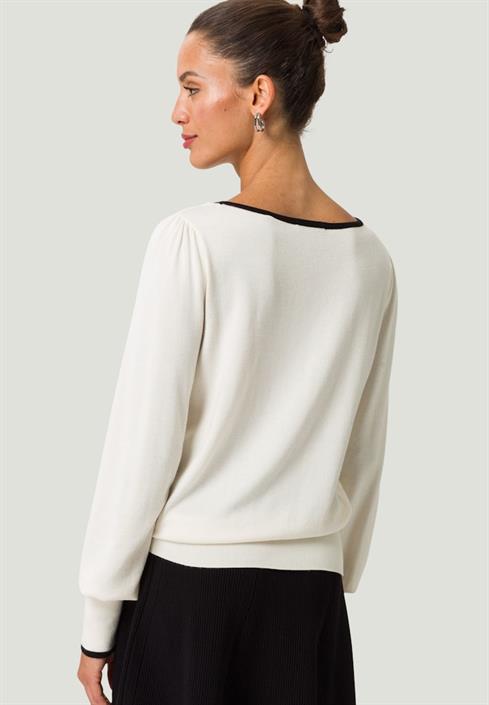 pullover-patch-creamblack