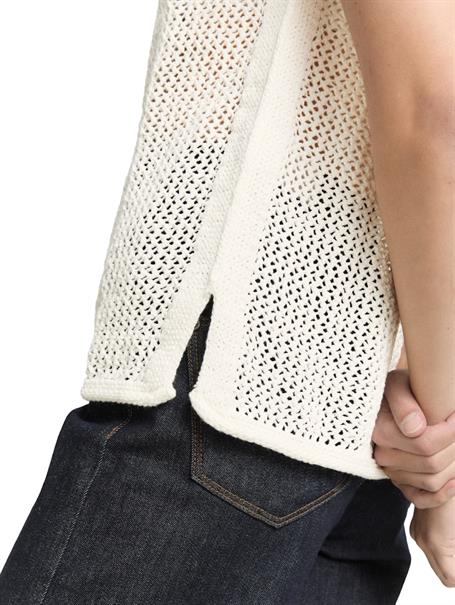 Pullunder mit Lochmuster whisper white
