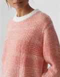 Putzi structure sweet red