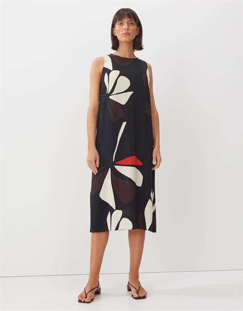 Qariel floral black