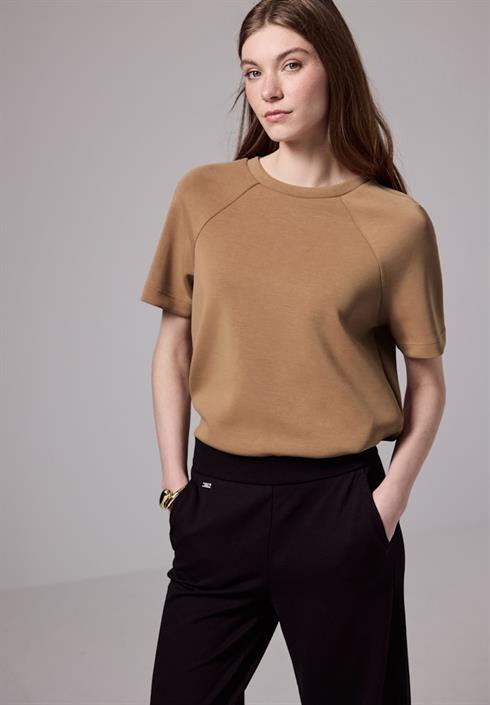 raglan-t-shirt-in-silk-optik-creamy-brown