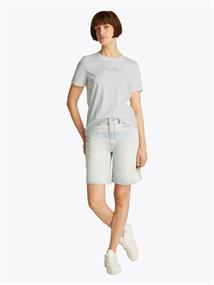 REG SCRIPT C-NK TEE SS ecru