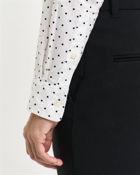 Regular Fit Bluse aus Baumwoll-Voile mit Punktemuster eggshell